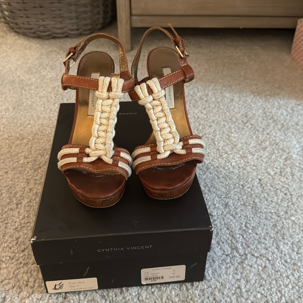 Cynthia Vincent isla wedges